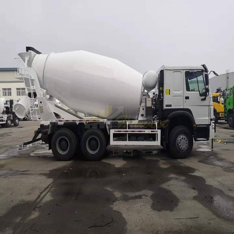 HOWO 8m3 Cement Mixer Truck 10 Wheelers 336HP Concrete Mixer Truck