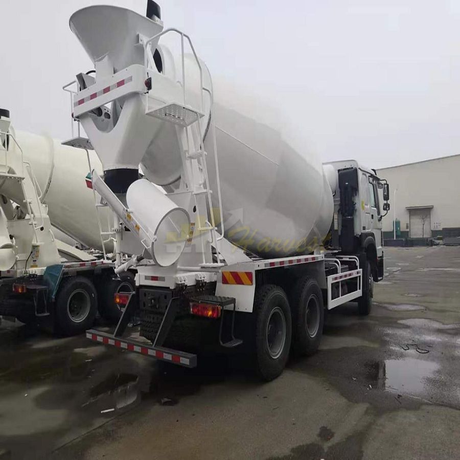 6X4 371HP 10m3 Sinotruk Howo Concrete Cement Mixer Truck