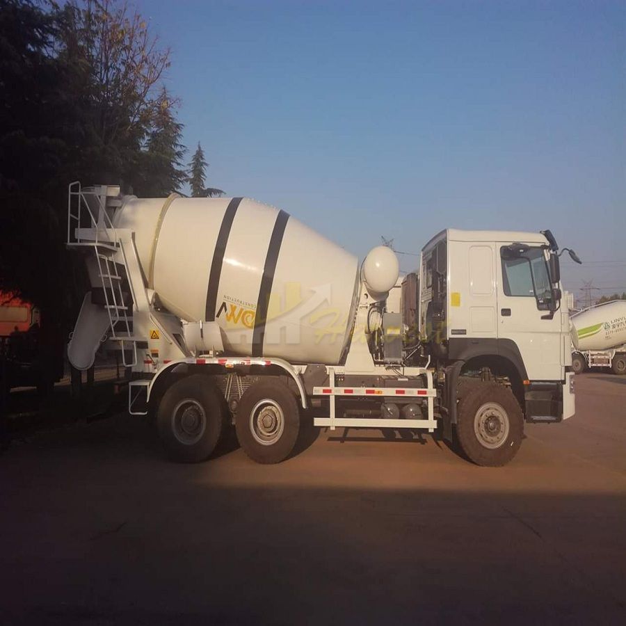 Sinotruk Howo 9m3 Concrete Mixer Truck Price