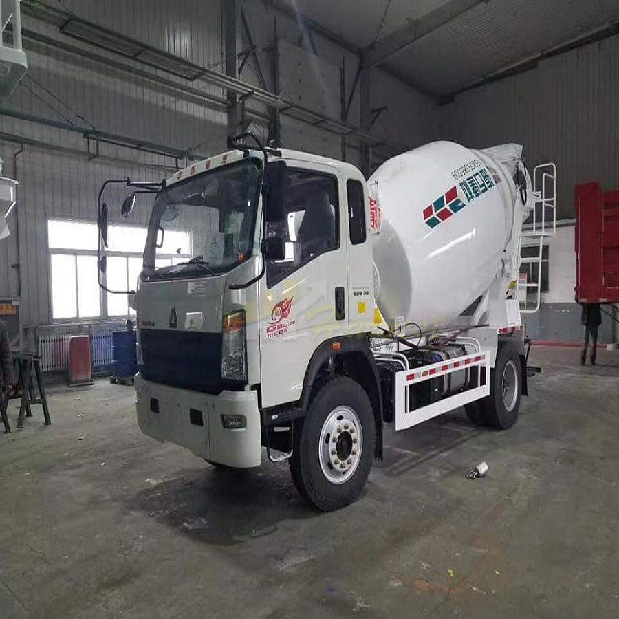 Sinotruk Howo 180HP 4X2 4m3 Concrete Mixer Truck