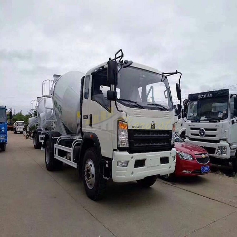 Sinotruk Howo 180HP 4X2 4m3 Concrete Mixer Truck