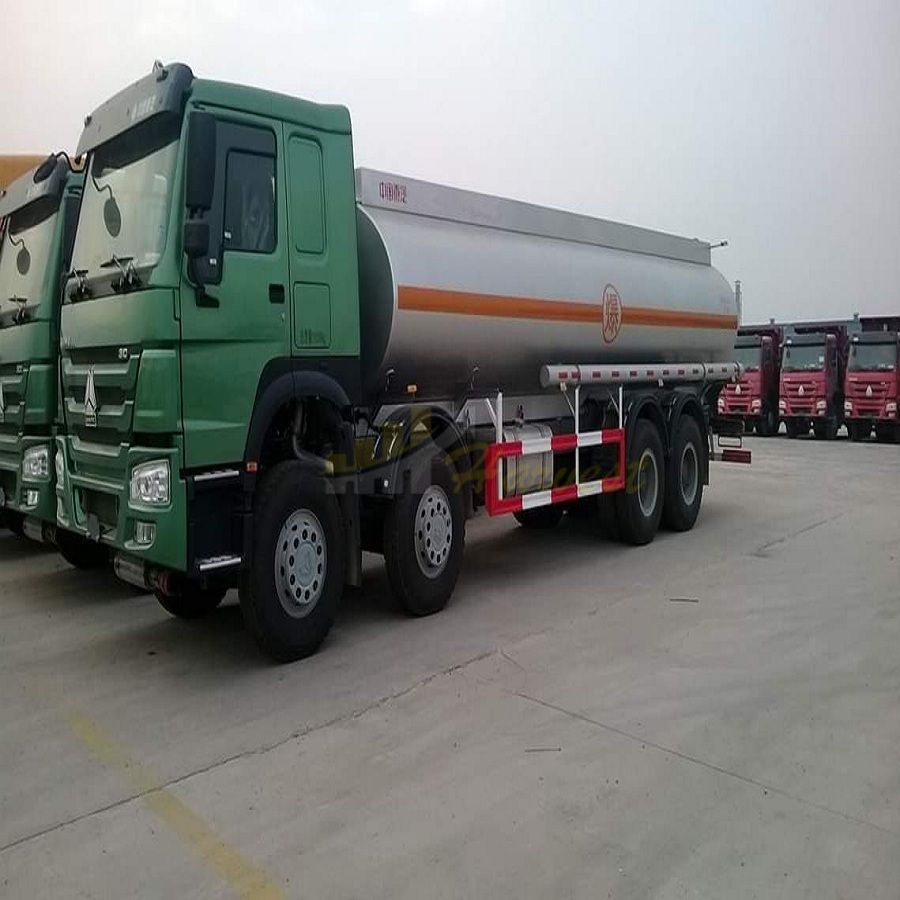 Factory Price HOWO 30000L Fuel Tank Truck from China Jinan Wholesaler