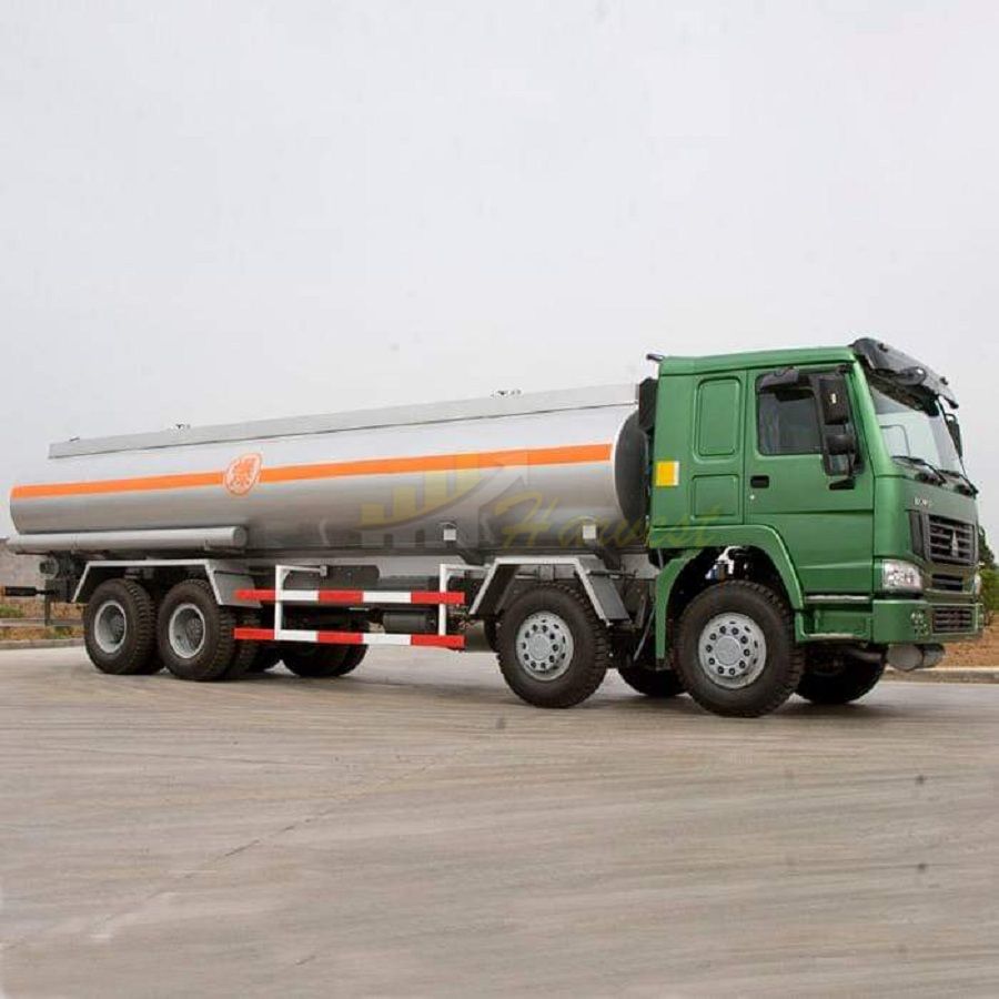 Sinotruk Howo 8x4 30,000 Liters Fuel Tank Truck