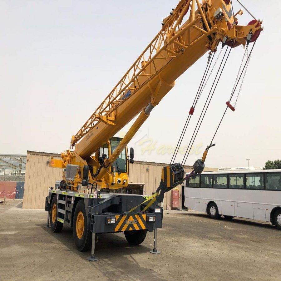 China  Rough Terrain Crane