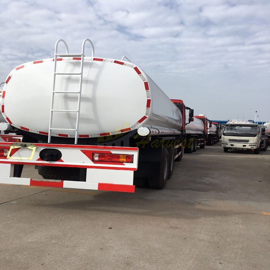 HOWO 5000 Gallon Water Tanker Truck