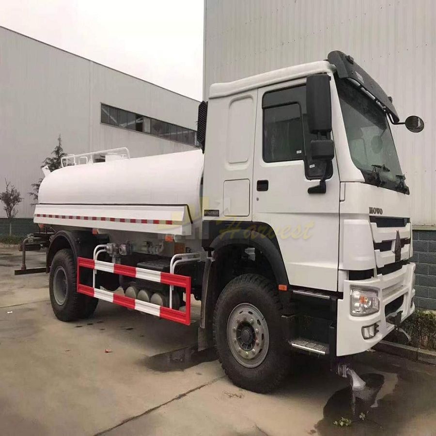 HOWO 4x2 10,000 Liters Water Tanker