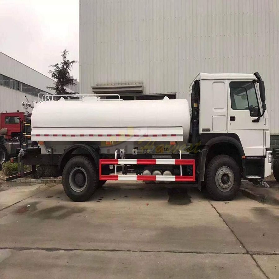 HOWO 4x2 10,000 Liters Water Tanker