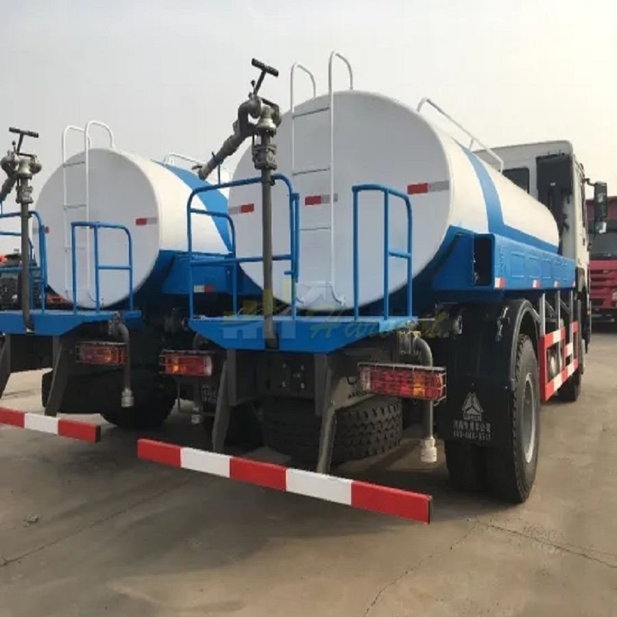 HOWO 4x2 10,000 Liters Water Tanker