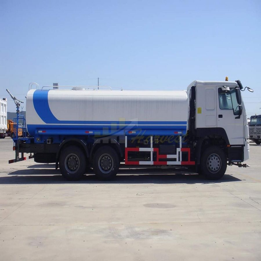 China HOWO 6X4 20cbm Water Bowser for Road Spinkler