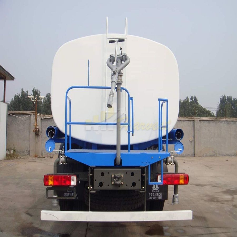 China HOWO 6X4 20cbm Water Bowser for Road Spinkler