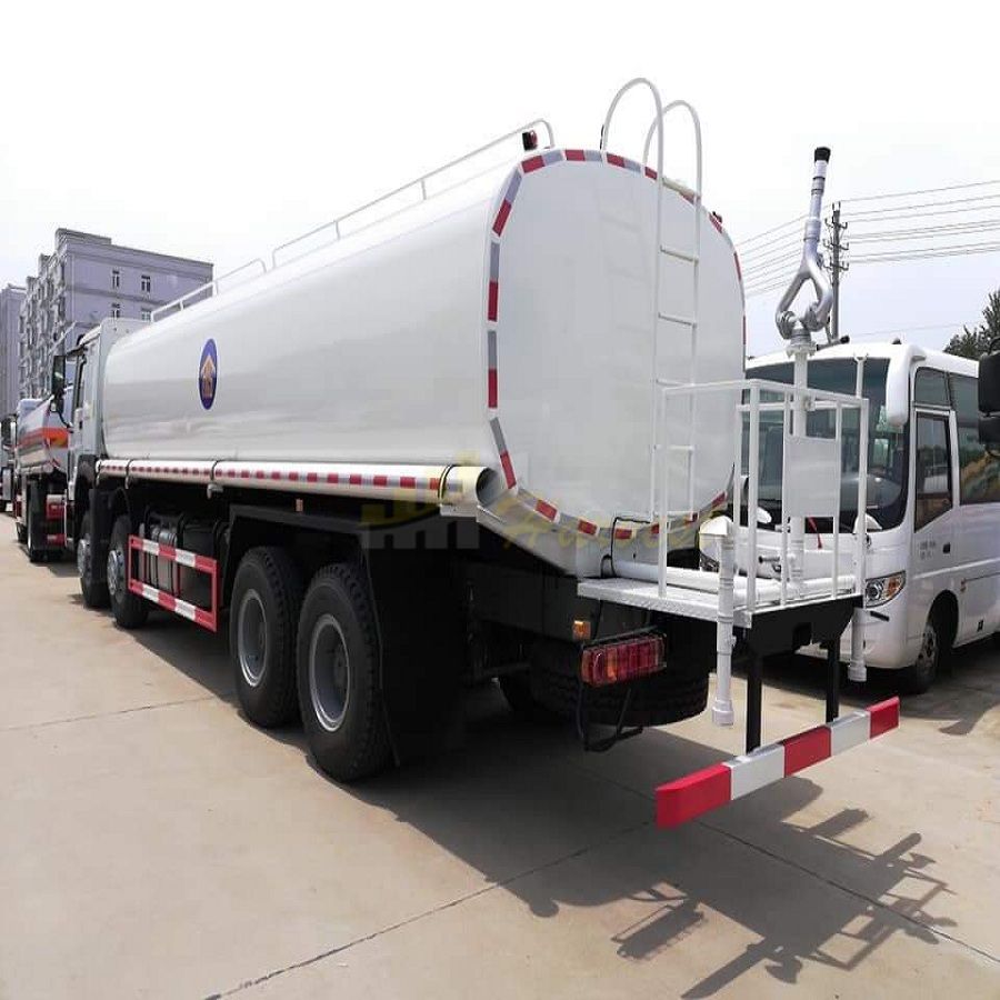 HOWO 8X4 371hp 30,000L Water Tanker