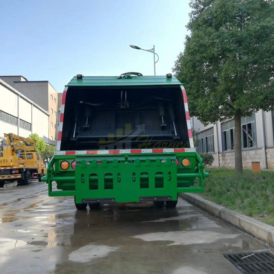 Sinotruk HOWO Special Truck 6 Wheel 8cbm Compactor Garbage Truck