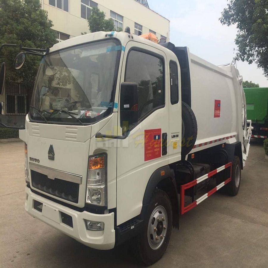 Sinotruk HOWO 6 Wheelers 5m3-8m3 Compactor Garbage Truck for Sale