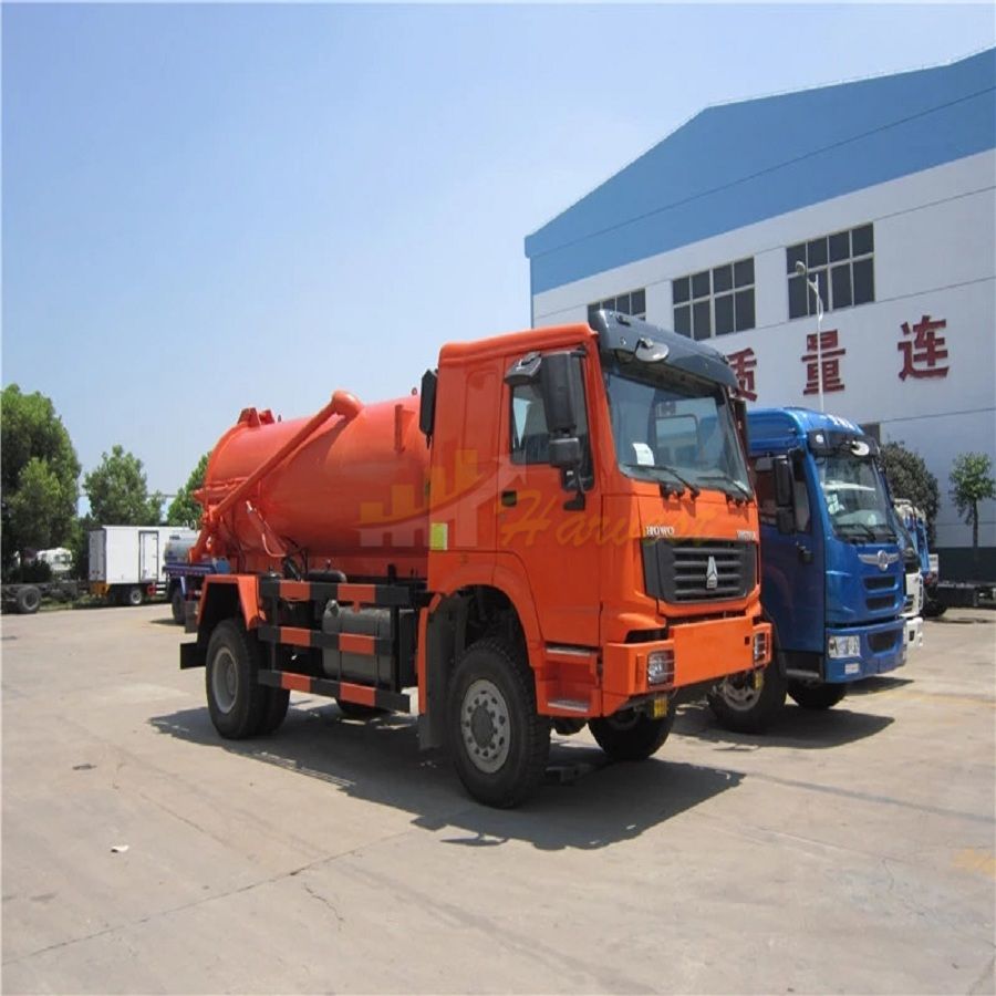 4x2 HOWO 12000 Liters Vacuum Sewage Suction Truck