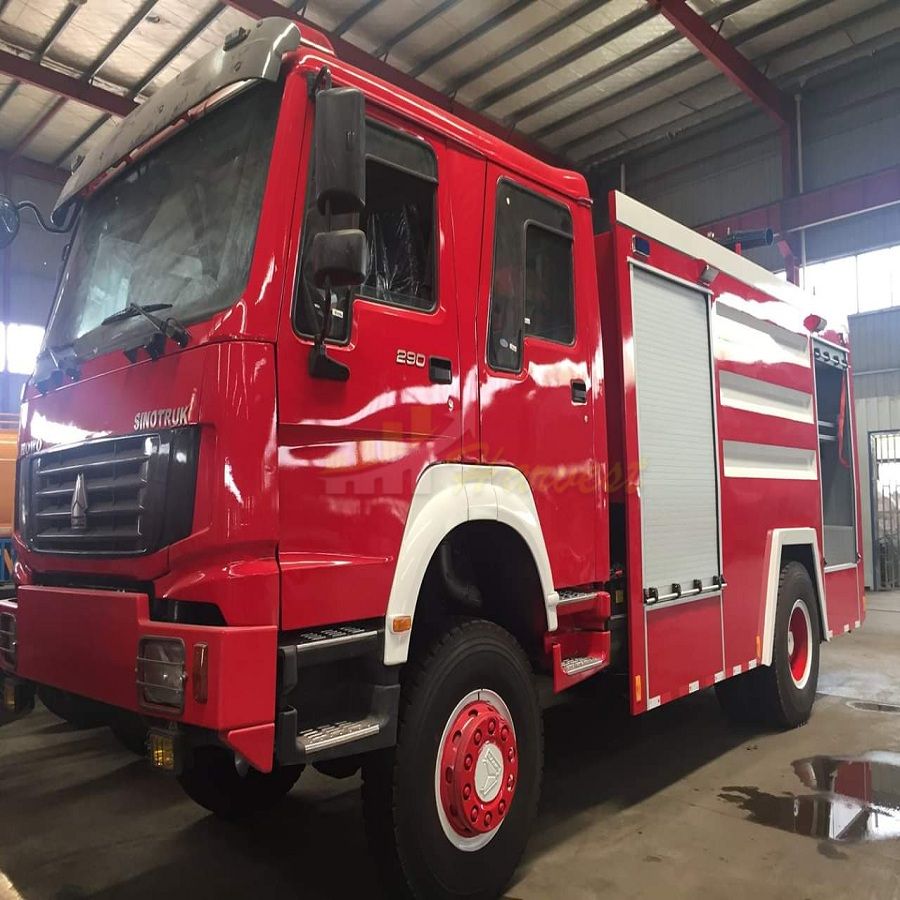 HOWO 4X4 290hp Water Foam Fire Fighting Truck