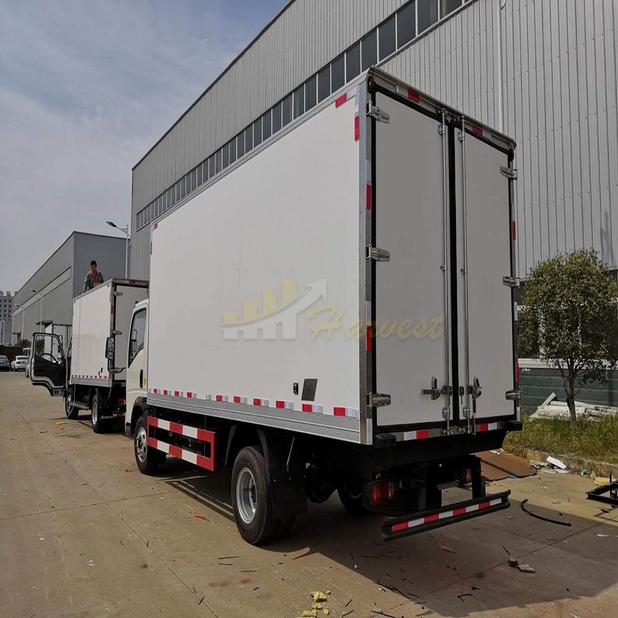 SINOTRUK Howo 4X2 Refrigerator Truck (4 ton) with Thermal King Cooling System