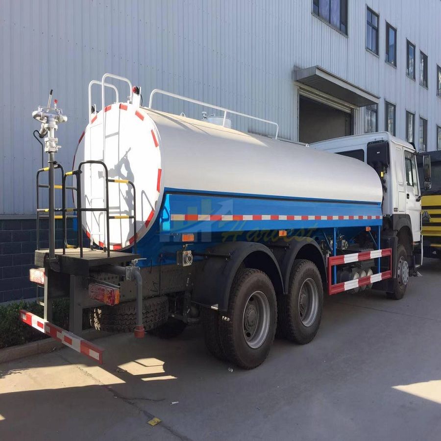 China HOWO 6X4 20cbm Water Bowser for Road Spinkler